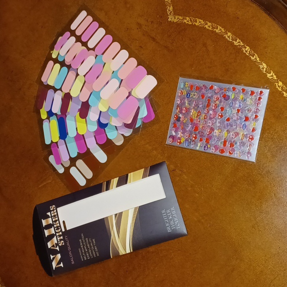 Nail sticker set